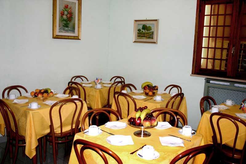 Hotel Augustea Rzym Zewnętrze zdjęcie