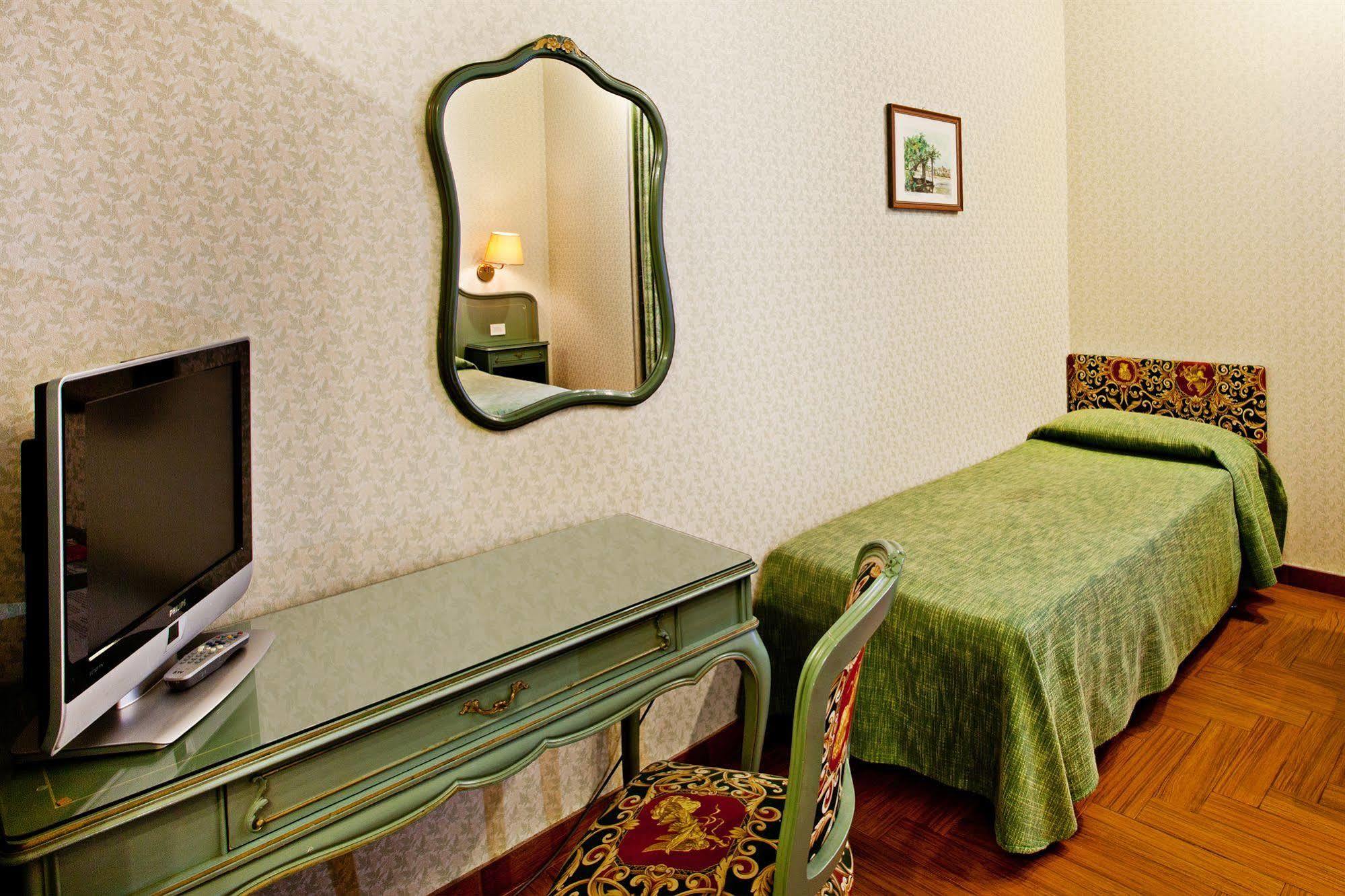 Hotel Augustea Rzym Zewnętrze zdjęcie